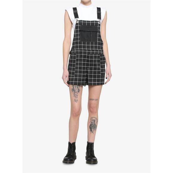 HOT TOPIC Shortalls Shorts Overalls Size Medium Emo Punk Skater Goth Grunge Alt - Picture 1 of 9